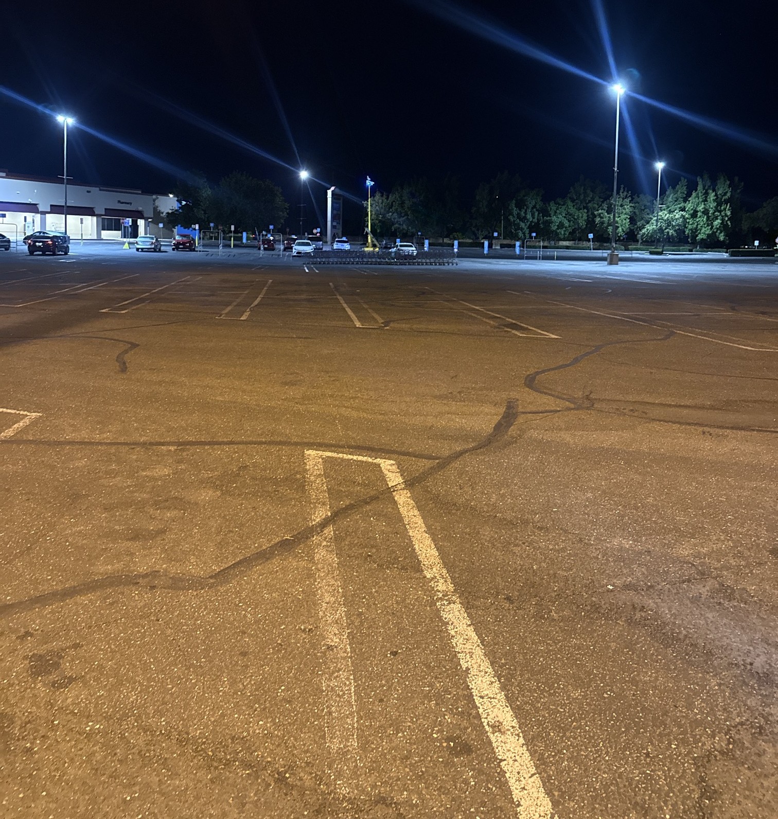 Commercial parking lot sweeping service